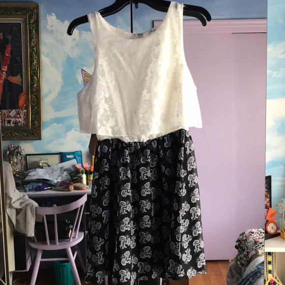 Summer dress - Picture 1 of 1